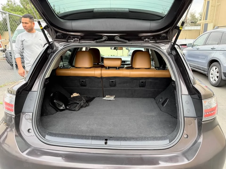 2011 Lexus CT - Image 11 of 14