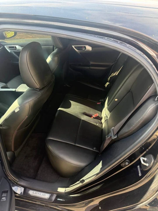 2011 Lexus CT - Image 7 of 10