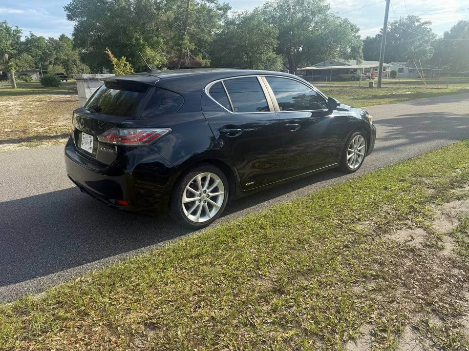 2011 Lexus CT - Image 6 of 10