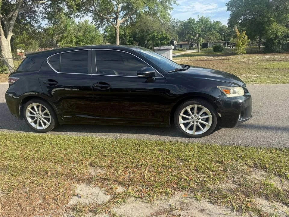 2011 Lexus CT - Image 4 of 10