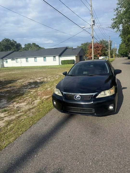 2011 Lexus CT - Image 2 of 10