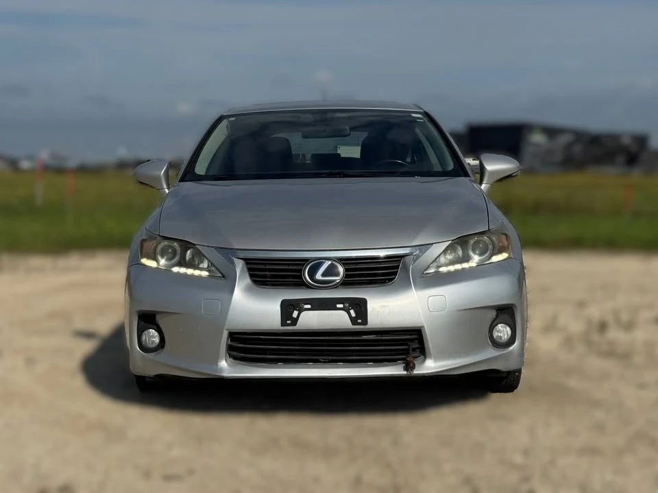 2011 Lexus CT - Image 2 of 18