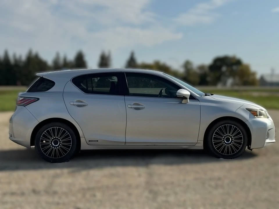 2011 Lexus CT - Image 4 of 18