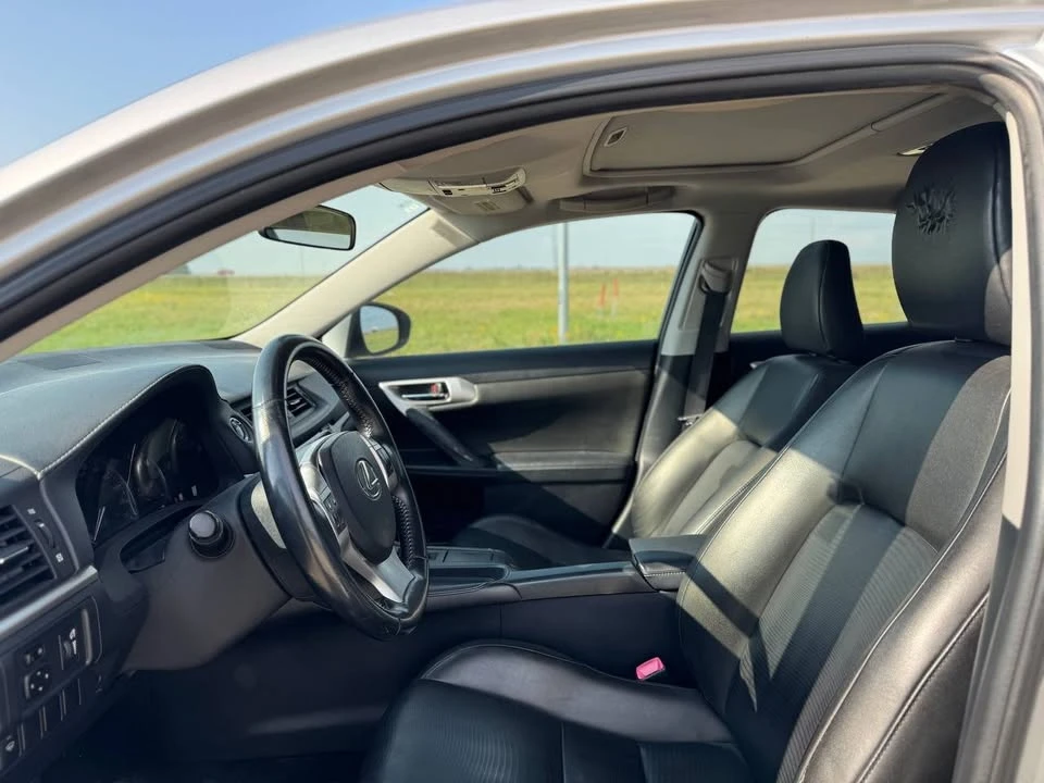 2011 Lexus CT - Image 12 of 18