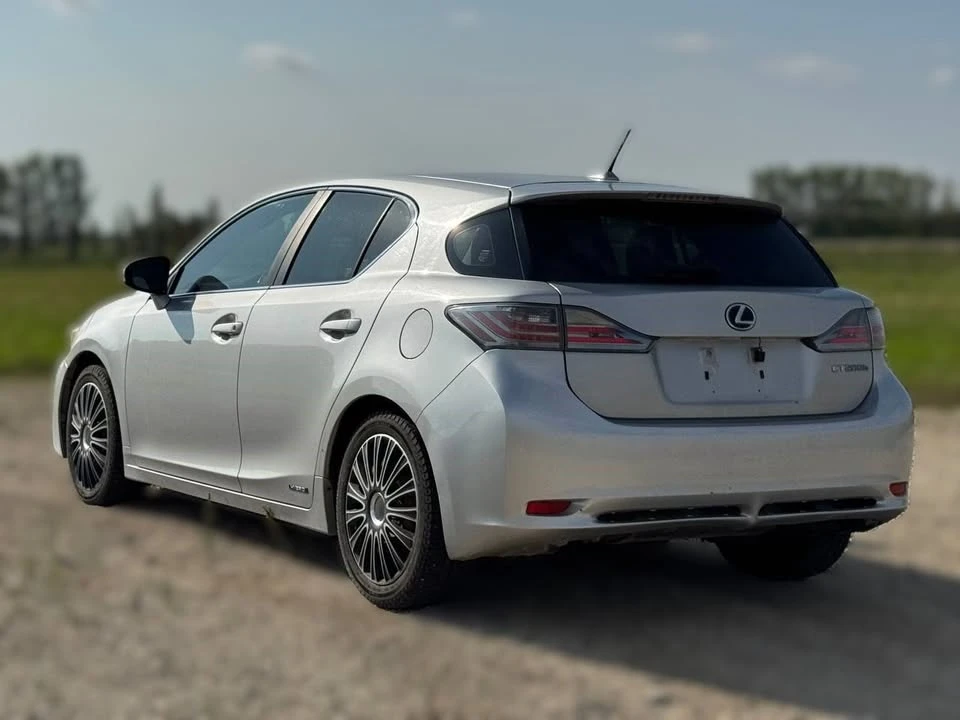 2011 Lexus CT - Image 8 of 18