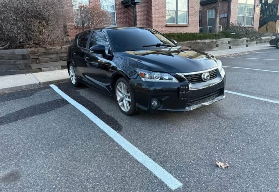 2011 Lexus CT - Image 4 of 10