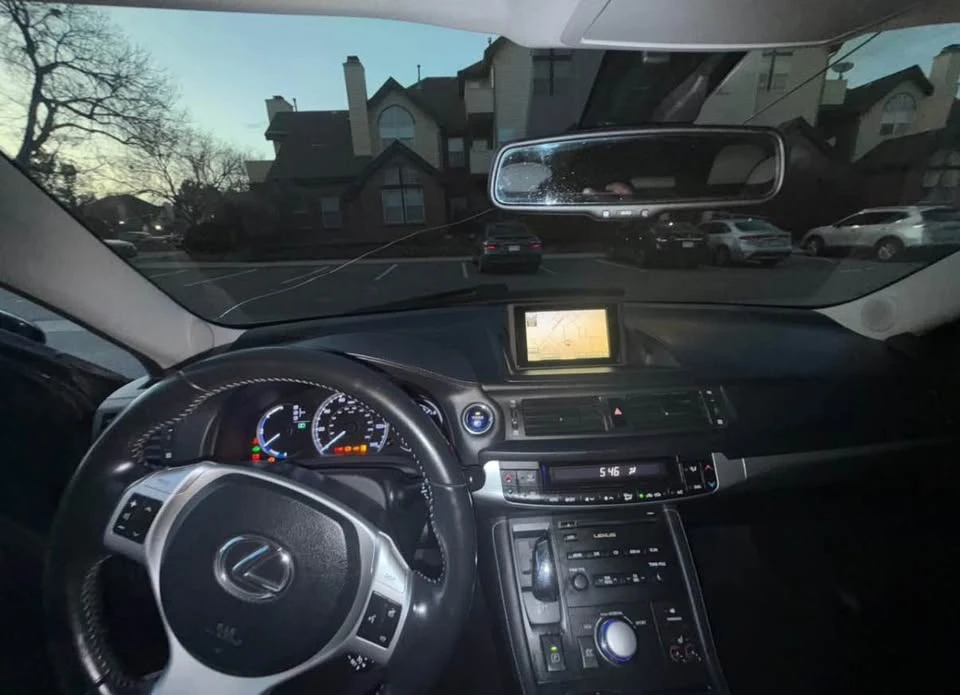 2011 Lexus CT - Image 9 of 10