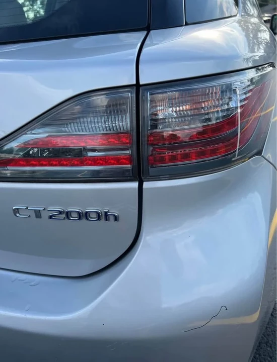 2011 Lexus CT - Image 14 of 19