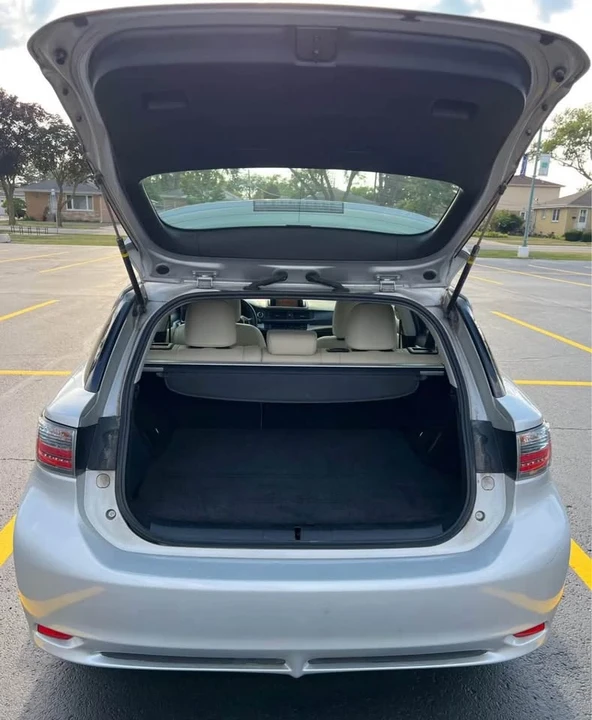 2011 Lexus CT - Image 11 of 19