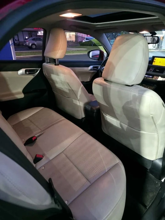 2011 Lexus CT - Image 10 of 20