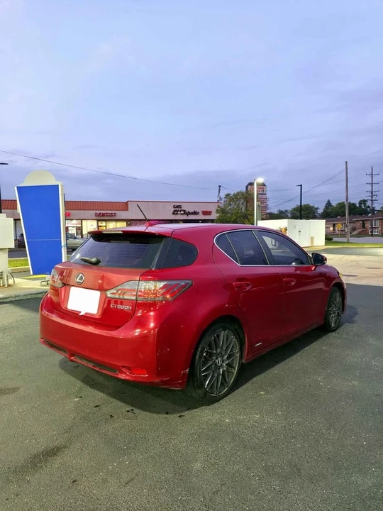 2011 Lexus CT - Image 2 of 20