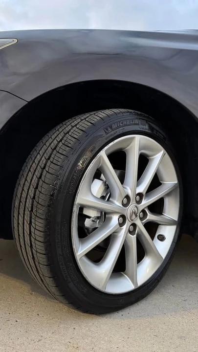 2011 Lexus CT - Image 14 of 15