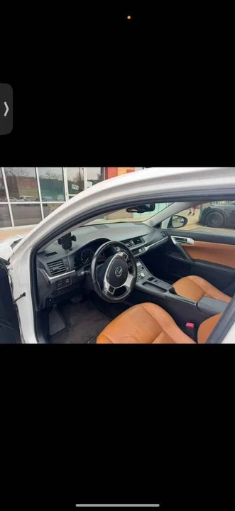 2011 Lexus CT - Image 8 of 11