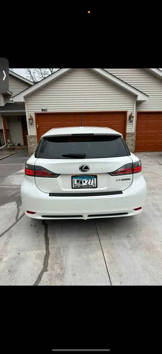 2011 Lexus CT - Image 2 of 11