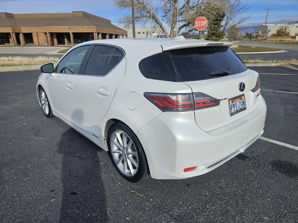 2011 Lexus CT - Image 2 of 8