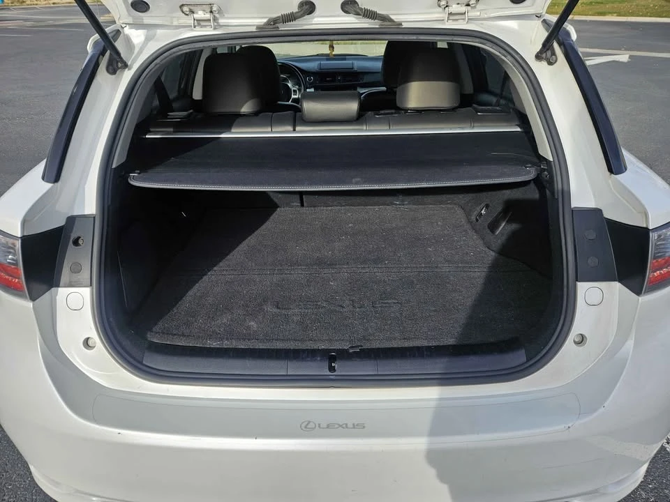 2011 Lexus CT - Image 3 of 8