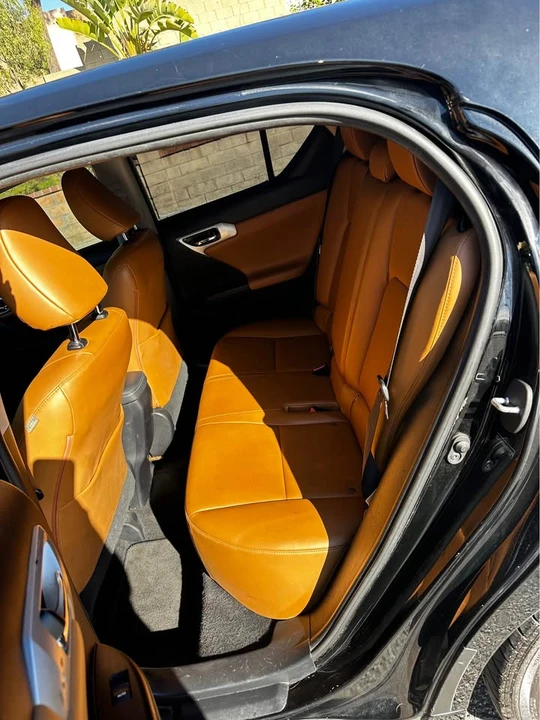 2011 Lexus CT - Image 10 of 15
