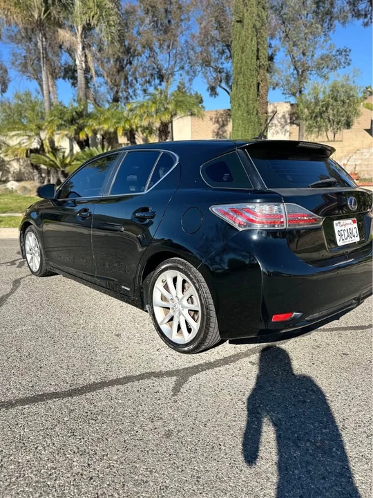 2011 Lexus CT - Image 4 of 15