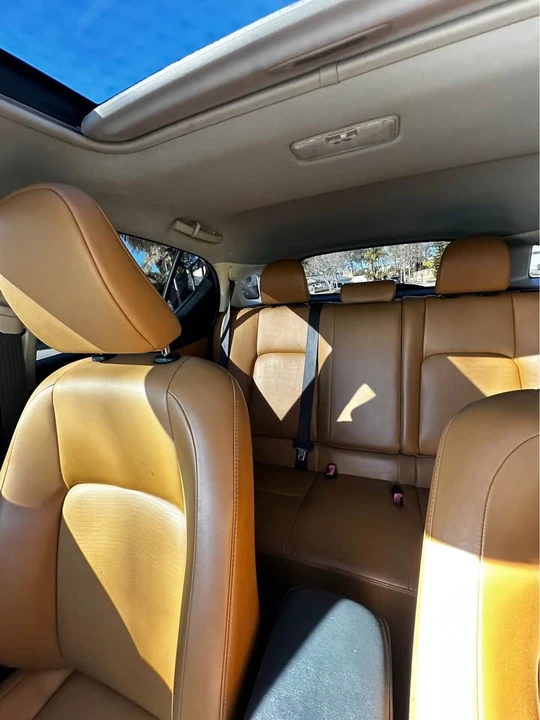 2011 Lexus CT - Image 14 of 15