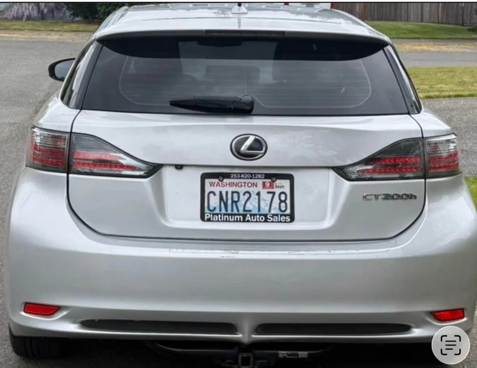 2011 Lexus CT - Image 3 of 4