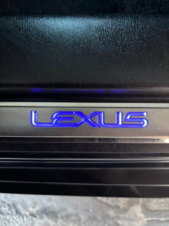 2011 Lexus CT - Image 15 of 16