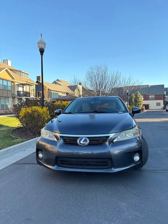 2011 Lexus CT - Image 2 of 16