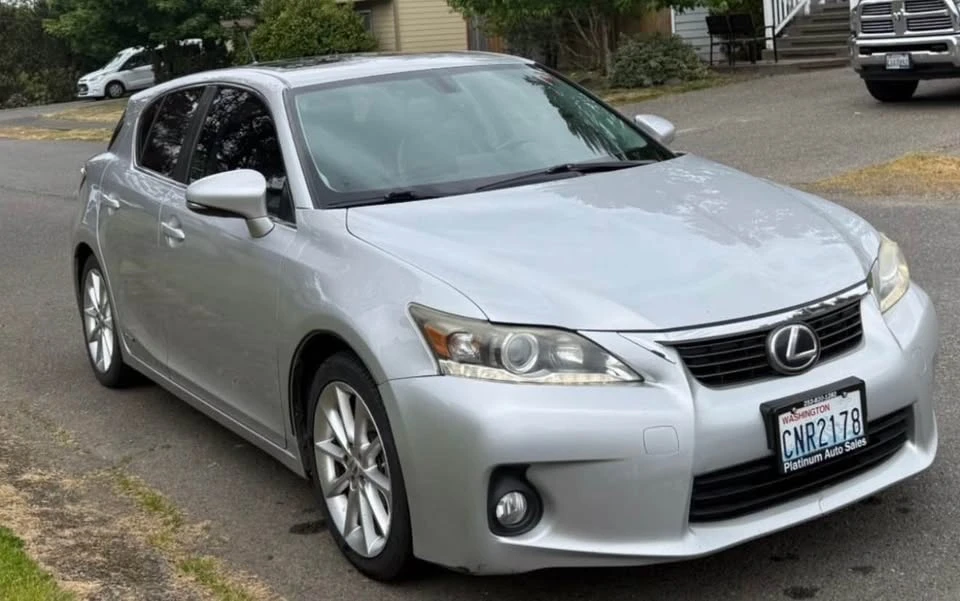 2011 Lexus CT - Image 2 of 4