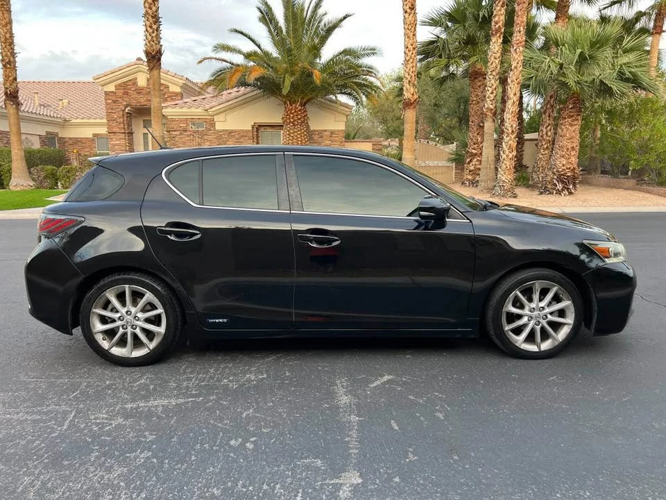 2011 Lexus CT - Image 9 of 20