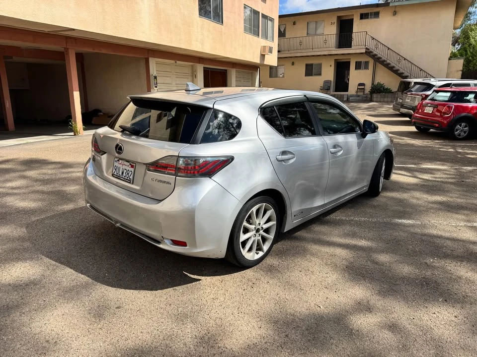 2011 Lexus CT - Image 3 of 12
