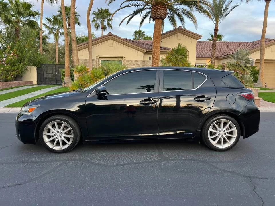 2011 Lexus CT - Image 8 of 20