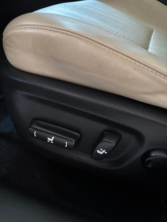 2011 Lexus CT - Image 16 of 16