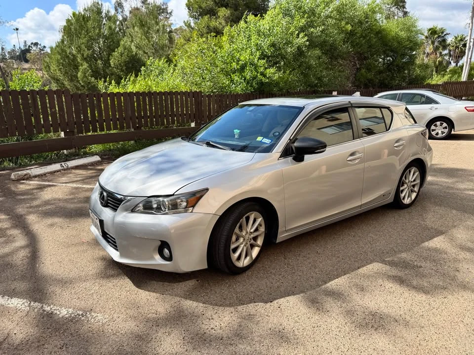 2011 Lexus CT - Image 6 of 12