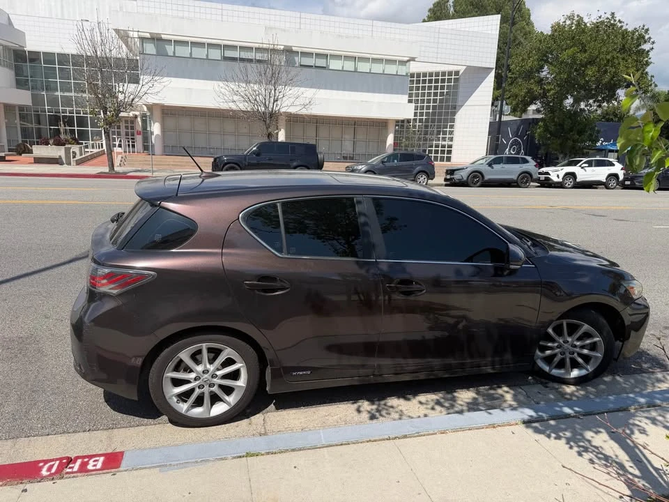 2011 Lexus CT - Image 3 of 7