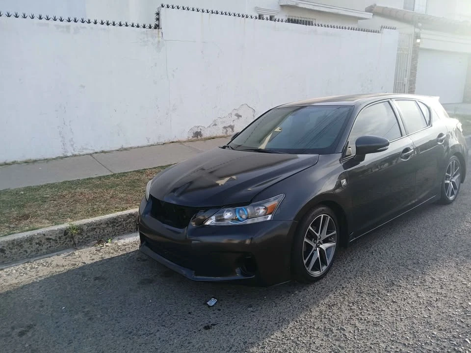 2011 Lexus CT - Image 2 of 7