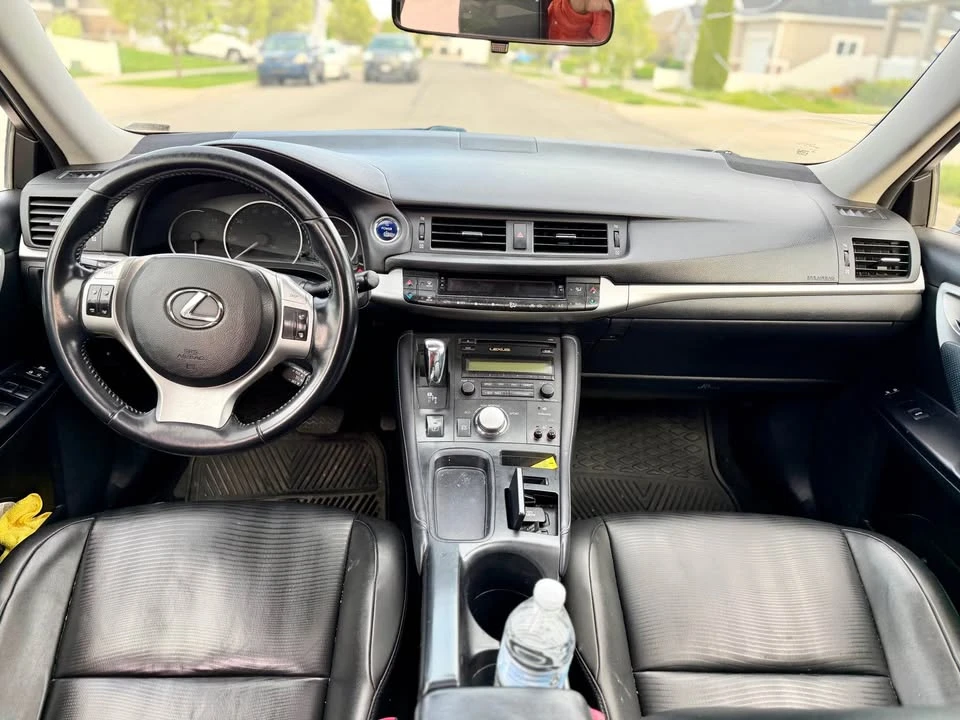2011 Lexus CT - Image 12 of 15