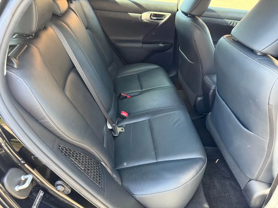 2011 Lexus CT - Image 10 of 20