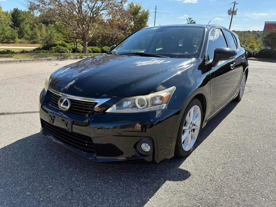 2011 Lexus CT - Image 2 of 20