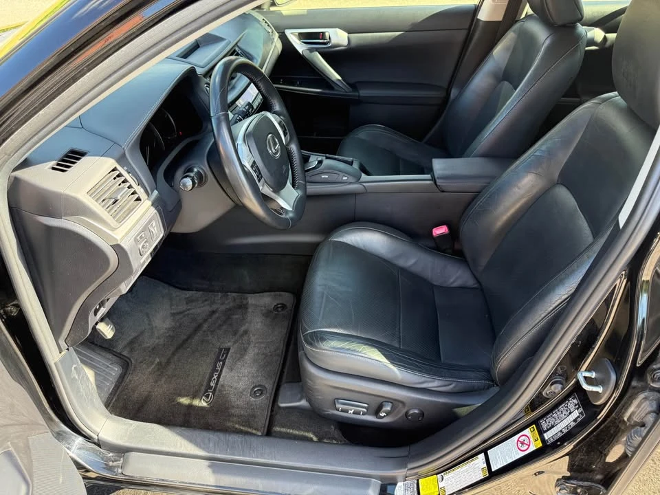 2011 Lexus CT - Image 6 of 20