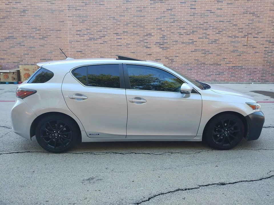 2011 Lexus CT - Image 6 of 13