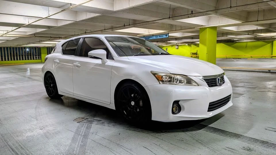 2011 Lexus CT - Image 6 of 11