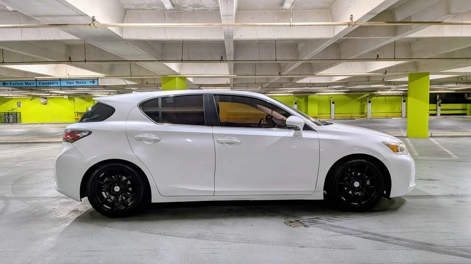 2011 Lexus CT - Image 5 of 11