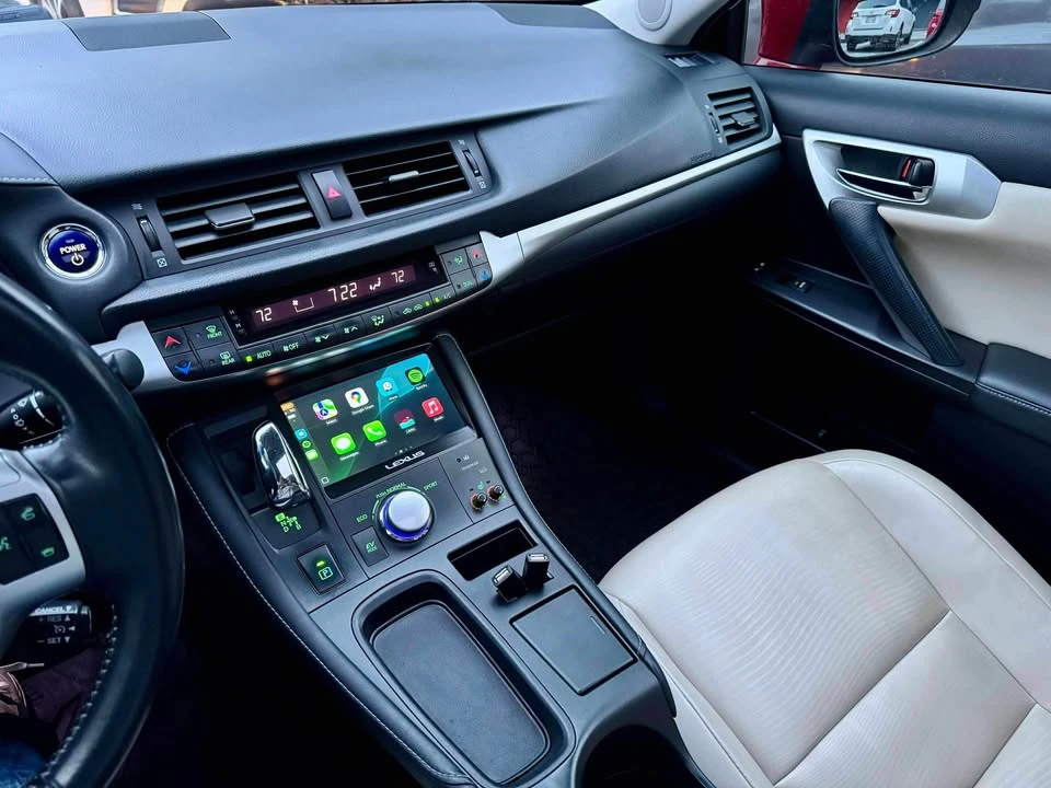 2011 Lexus CT - Image 4 of 8