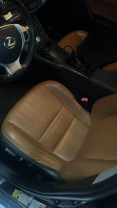 2011 Lexus CT - Image 8 of 10