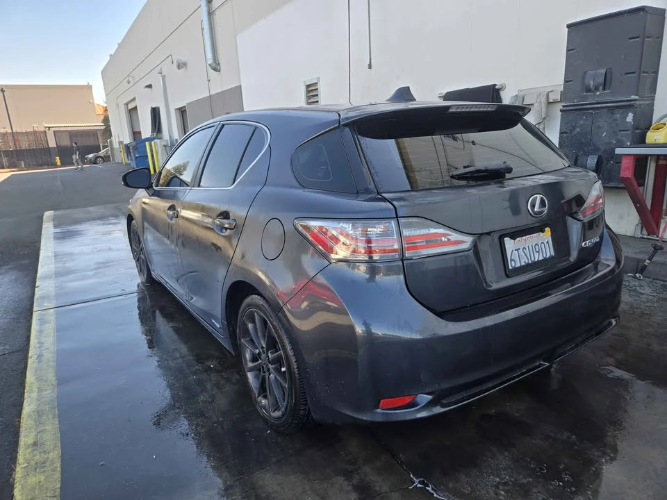 2011 Lexus CT - Image 2 of 4