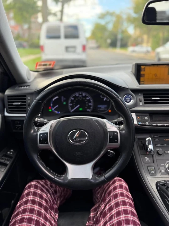 2011 Lexus CT - Image 12 of 19