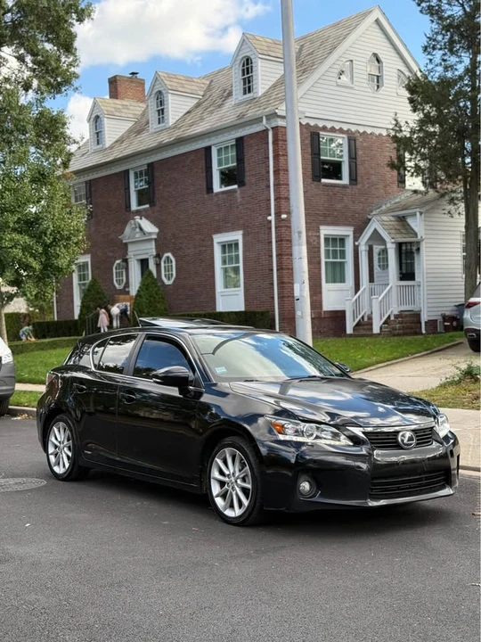 2011 Lexus CT - Image 17 of 19