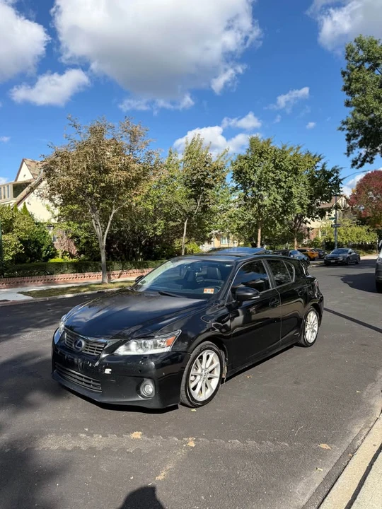 2011 Lexus CT - Image 10 of 19