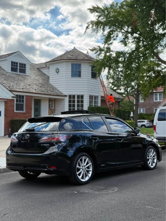 2011 Lexus CT - Image 16 of 19