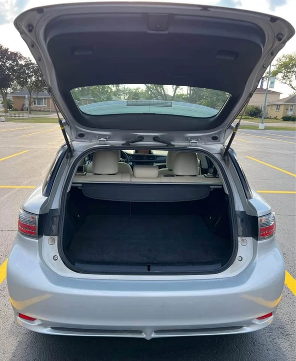 2011 Lexus CT - Image 11 of 19
