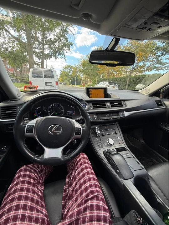 2011 Lexus CT - Image 14 of 19